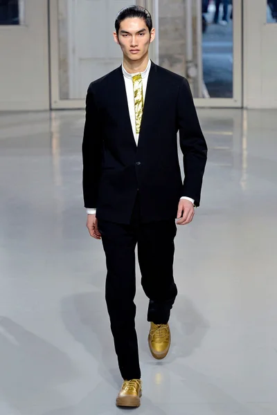 Look 24